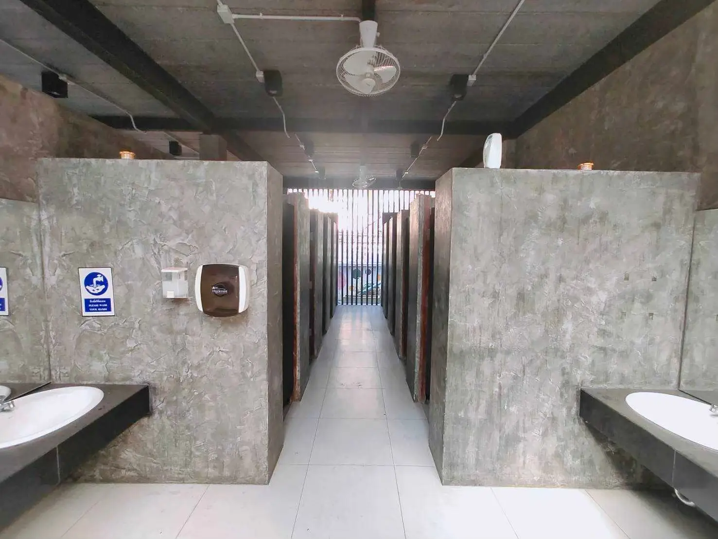 LINE_ALBUM_รูปอาคารสถานที่_210923_36